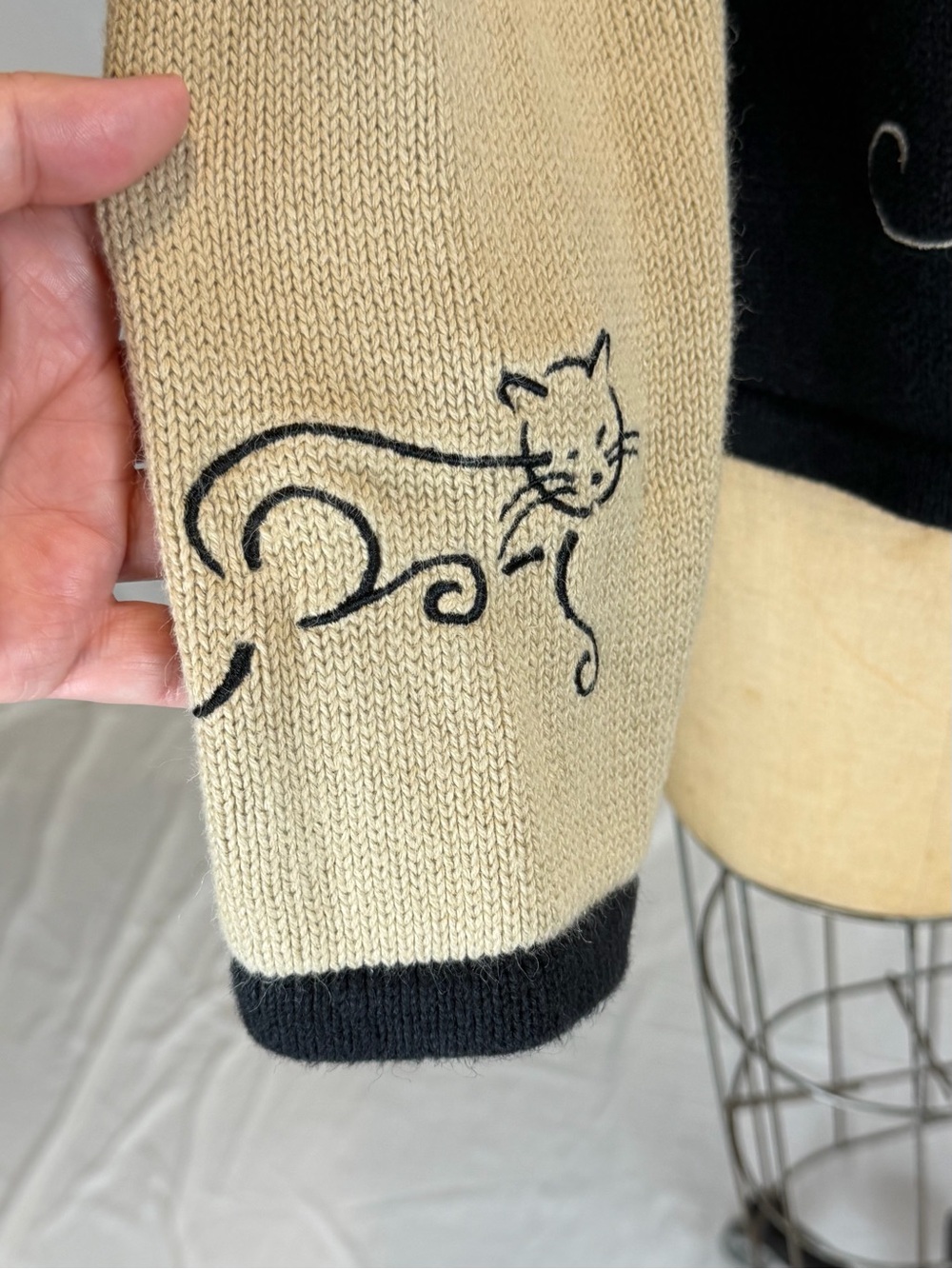 VINTAGE Kitty cat pet lover knit sweater cardigan button front embroidered - Picture 9 of 15